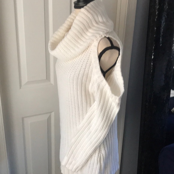 White Cowell Neck sweater NWT - Picture 3 of 4